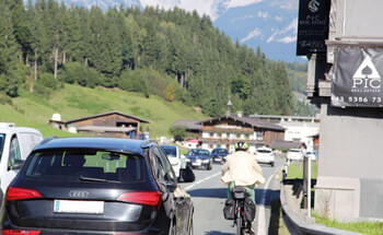 Radweg-Teilstueck-bleibt-auf-Eis