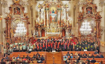 Eine-Klangwolke-in-der-Pfarrkirche