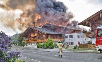 Brandaus-erst-nach-20-Stunden