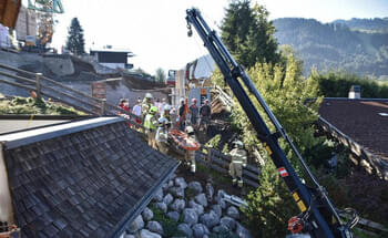 Medizinischer-Notfall-auf-Baustelle-Unterstuetzung-Rettungsdienst