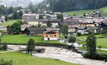 Feuerwehren-des-Bezirkes-rueckten-am-Wochenende-rund-180-Mal-aus