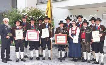 Schuetzen-feierten-am-Frauentag