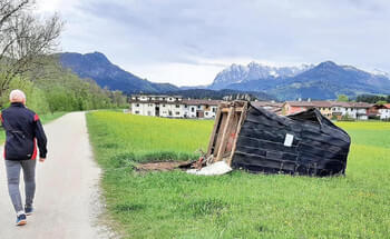 Nach-Zerstoerung-Schrein-entfernt