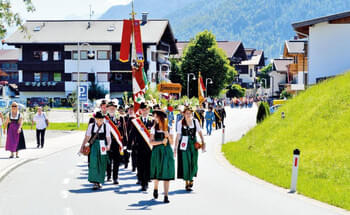 Ganz-Waidring-feierte-gemeinsam