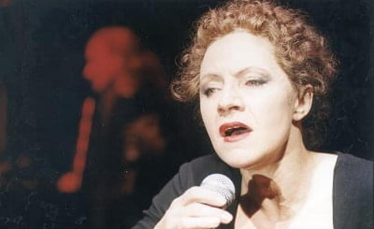 -Maria-Bill-singt-Edith-Piaf